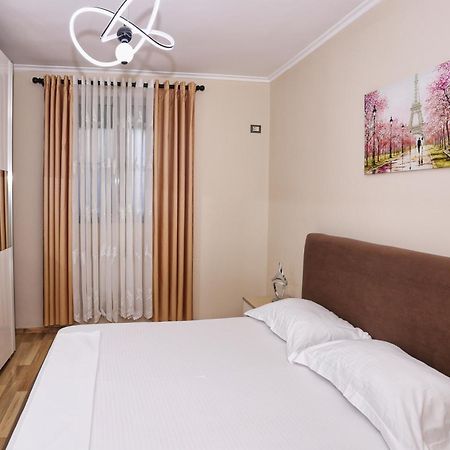 R&B City Center Apartment Тирана Екстериор снимка