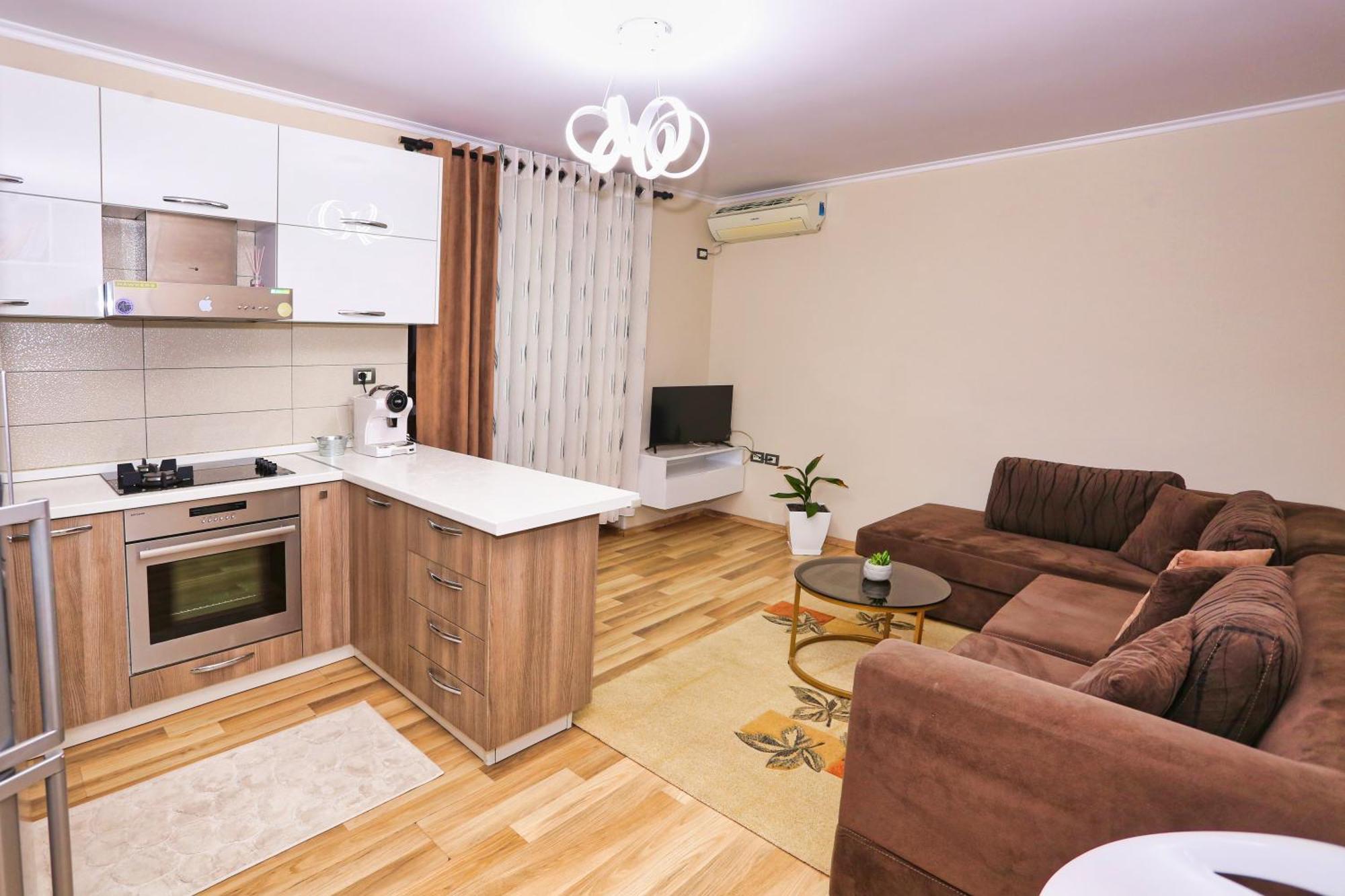 R&B City Center Apartment Тирана Екстериор снимка