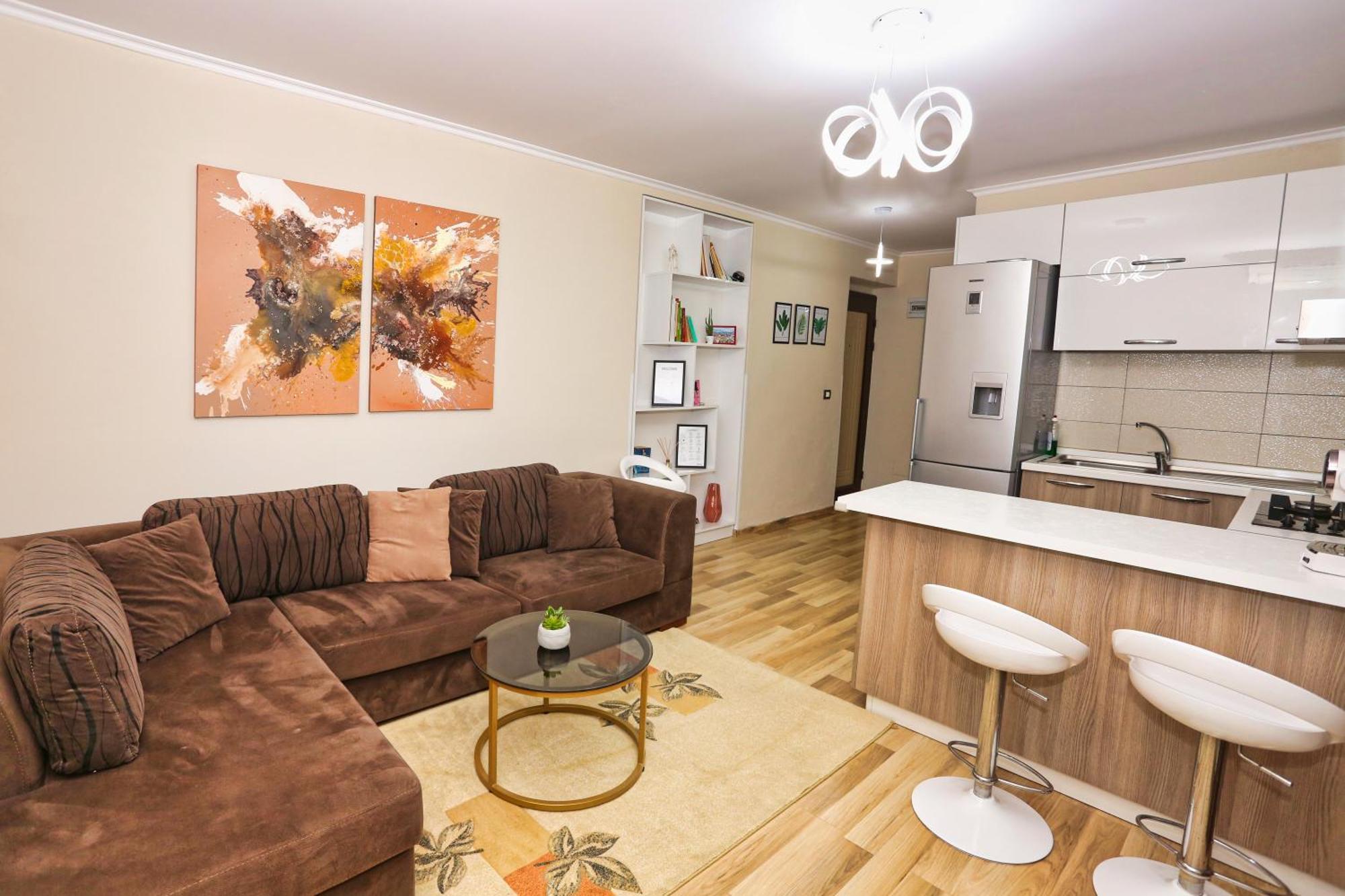 R&B City Center Apartment Тирана Екстериор снимка