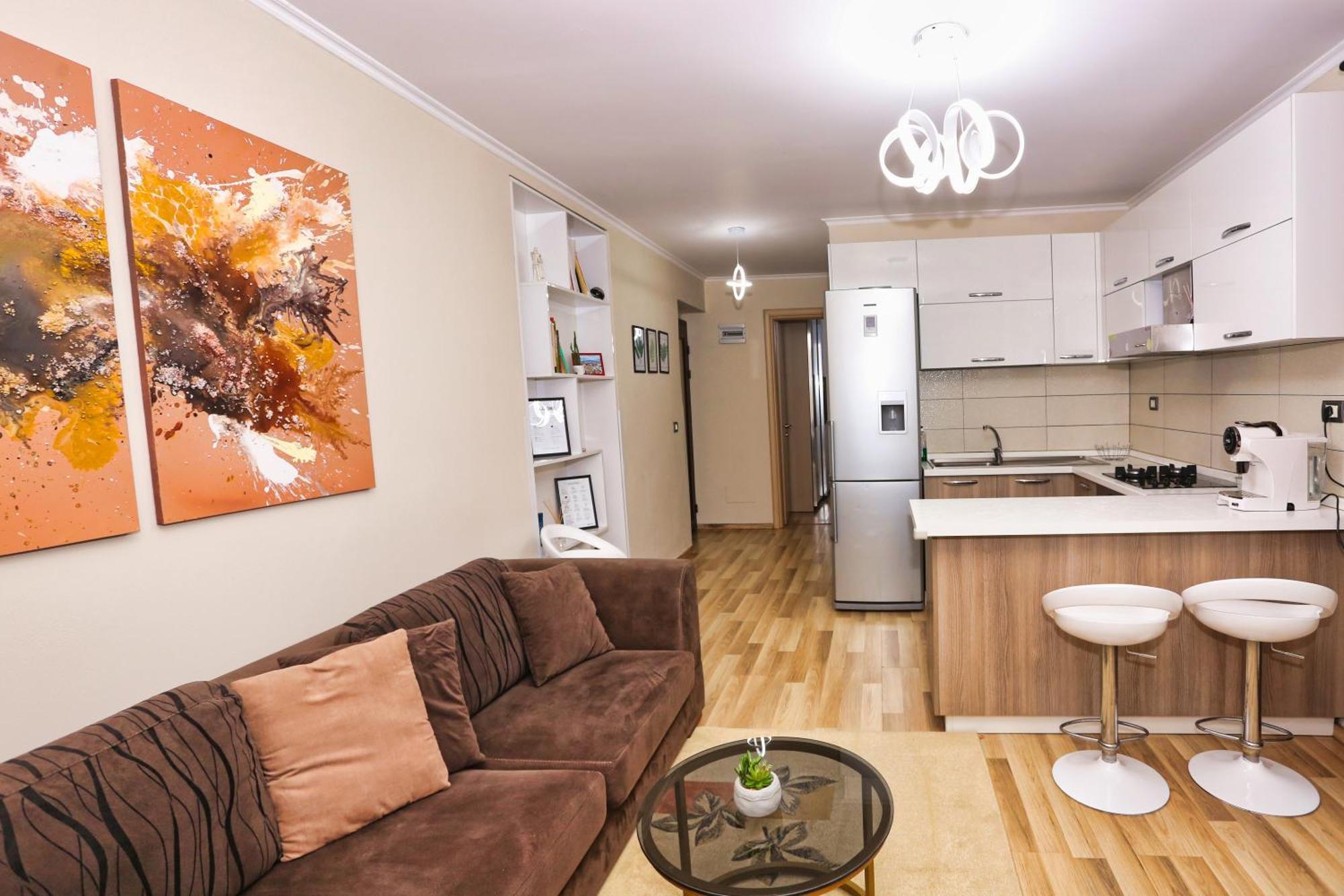 R&B City Center Apartment Тирана Екстериор снимка