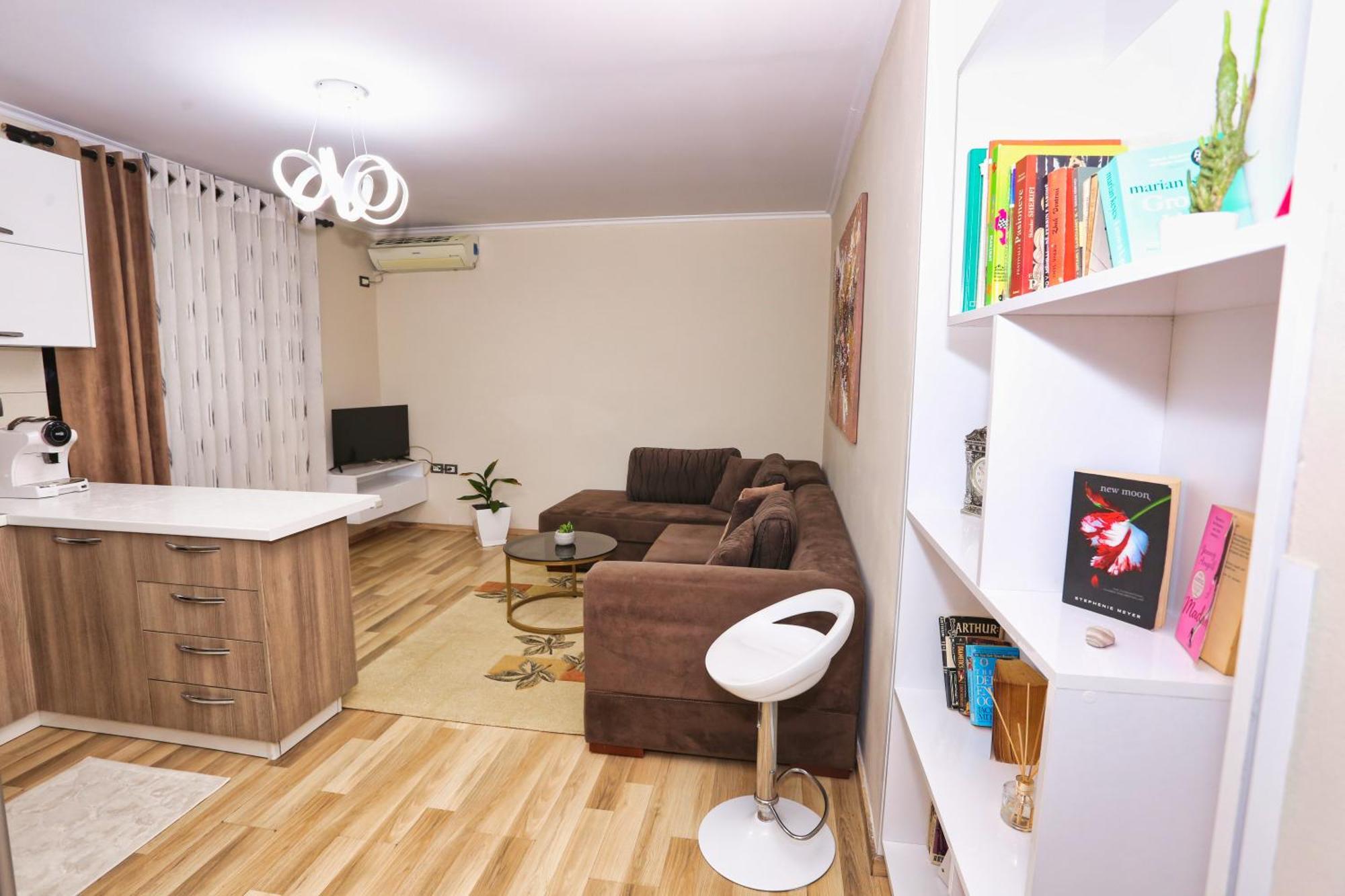 R&B City Center Apartment Тирана Екстериор снимка