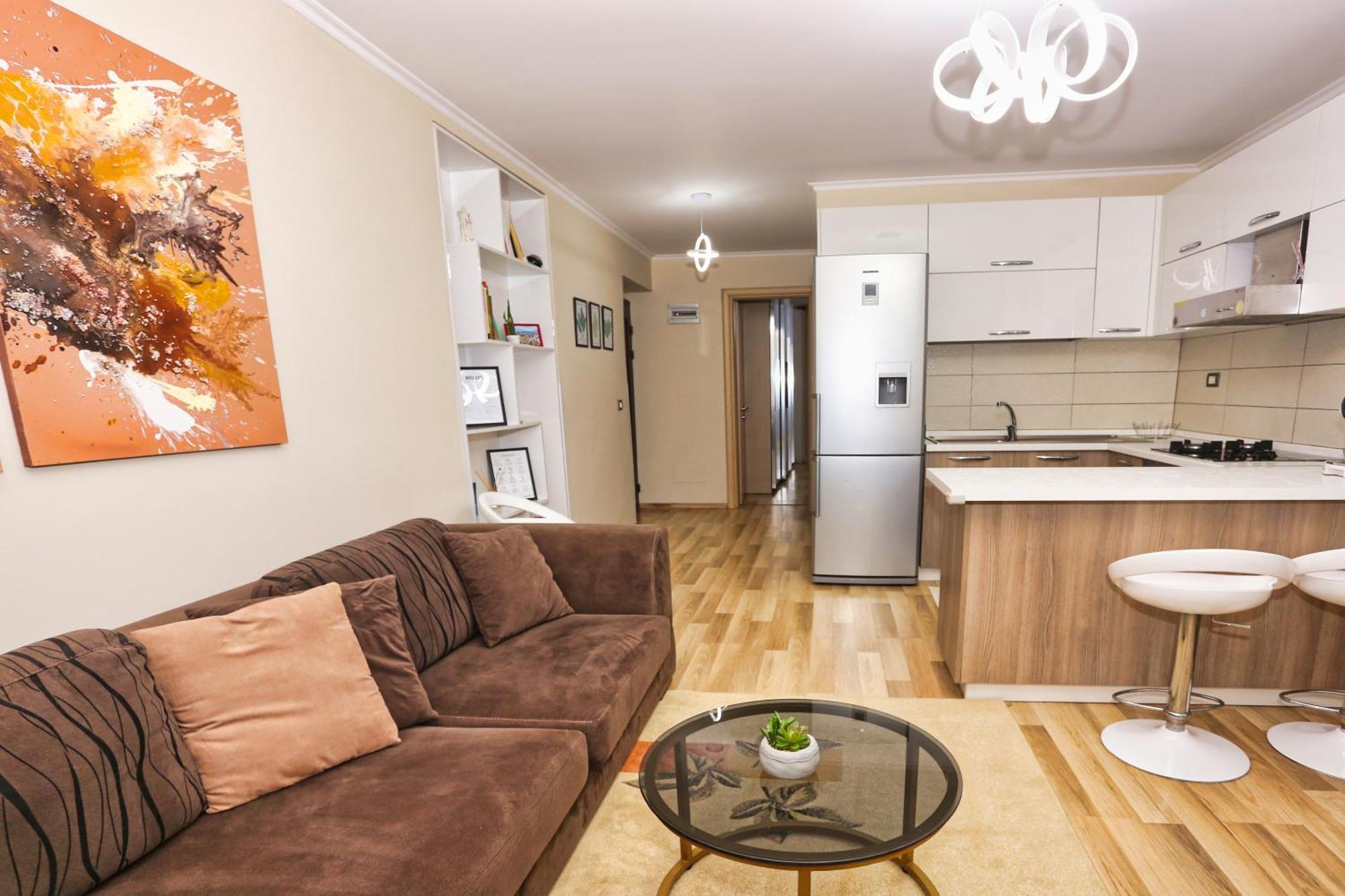 R&B City Center Apartment Тирана Екстериор снимка