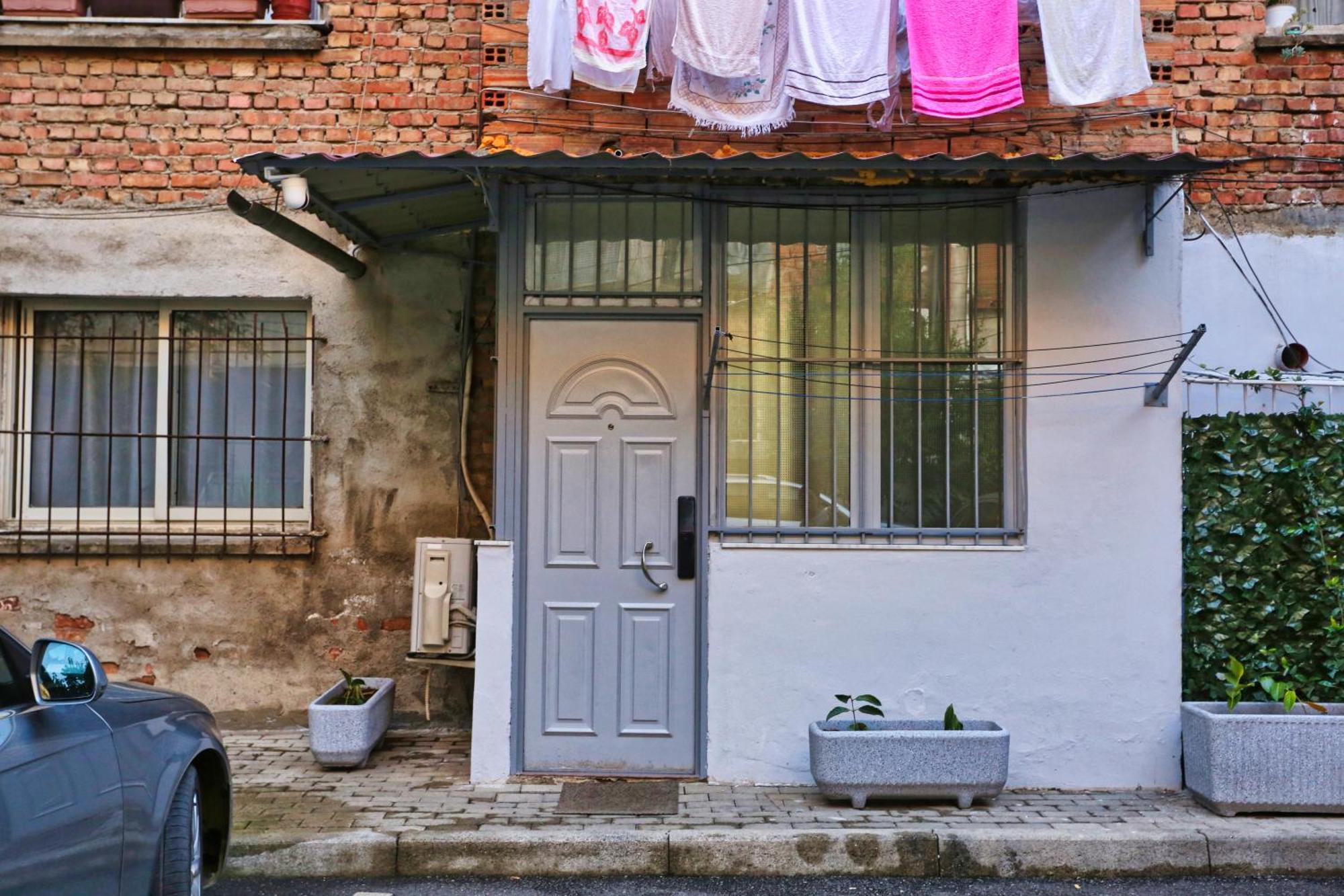 R&B City Center Apartment Тирана Екстериор снимка